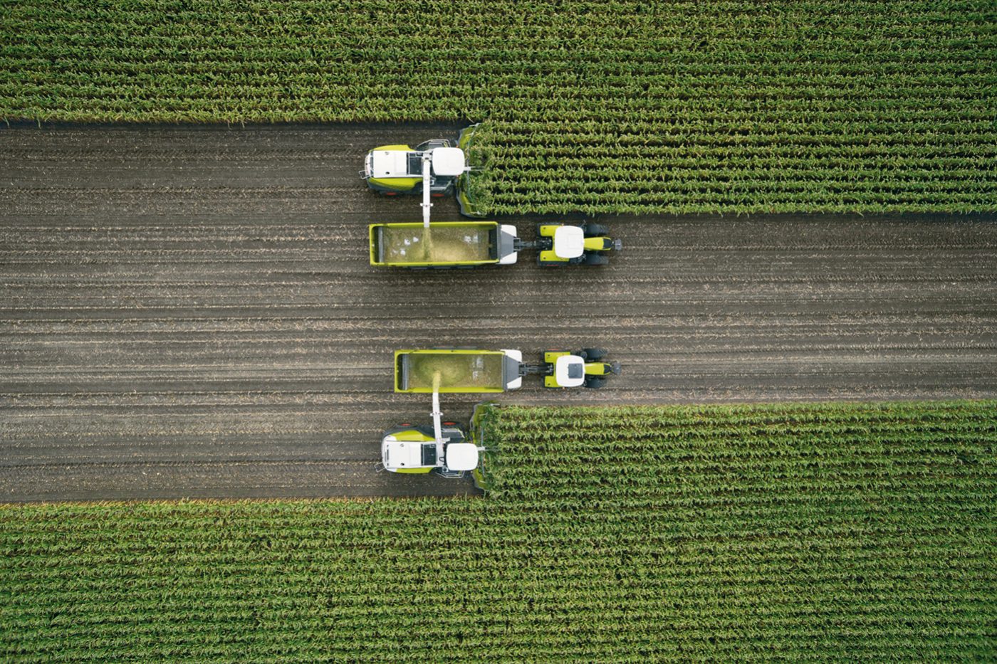 Stockfotos vs. Fotoproduktion: Der Unterschied zwischen Kaufbildern und Auftragsaufnahmen 6 Luftaufnahme (Airshot, aerial photography) für CLAAS Landmaschinen - Visualisierung des CLAAS Jaguar © Industriefotograf Thorsten Schmidtkord Düsseldorf