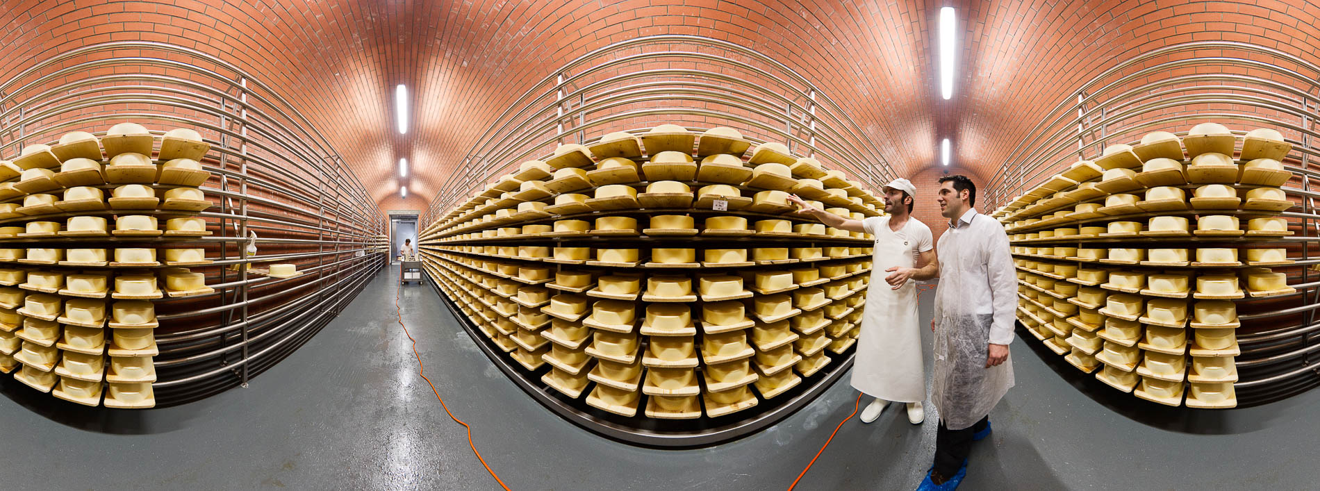 EXPOSE Photographers bieten für 360° Panoramen individuelle Layout-Shooting an. 8 360° Industrie Panorama für die Repower AG: Bio-Käserei © Corporate Fotografie Panorama-Fotogaf Tobi Bohn Berlin.