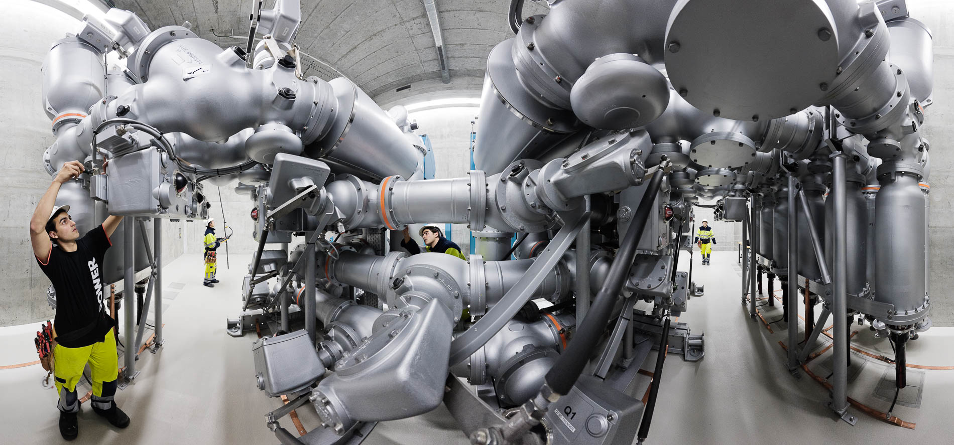 EXPOSE Photographers bieten für 360° Panoramen individuelle Layout-Shooting an. 5 360° Industrie Panorama - Motiv: Service im Kraftwerk der Repower AG © Corporate Fotografie Panorama-Fotogaf Tobi Bohn Berlin.