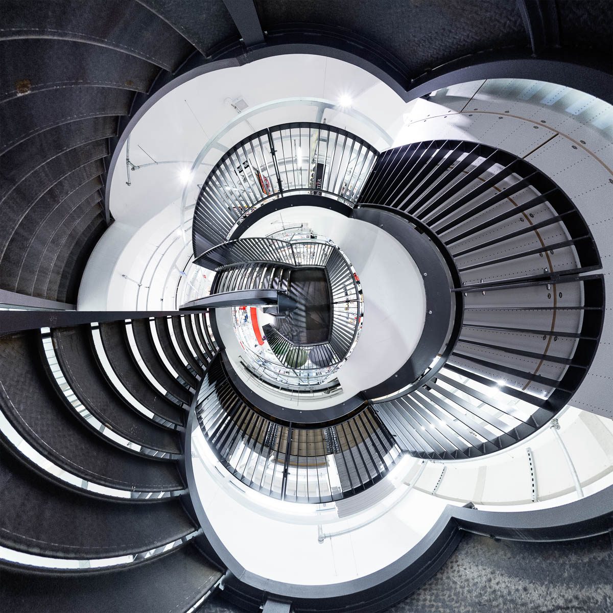 EXPOSE Little Planets: der ganze andere Blick aufs Unternehmen. 9 360° Little Planets (Sphäre): Kreativkaufhaus Modulor in Berlin © Corporate Fotografie Panorama-Fotograf Tobi Bohn Berlin