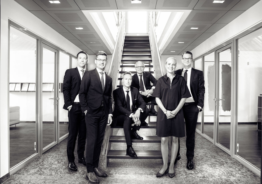 EXPOSE in Ausgabe 01.20: Corporate Portrait - unkonventionell trotzdem professionell. 4 portraitfotograf hamburg christian bruch portraitfotografie brueggehagen Beitragtitelbild