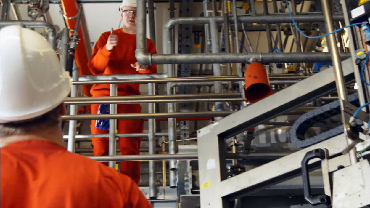EXPOSE Video | Herausforderndes Azubi Marketing. 1 Commercial Chemikant Moment